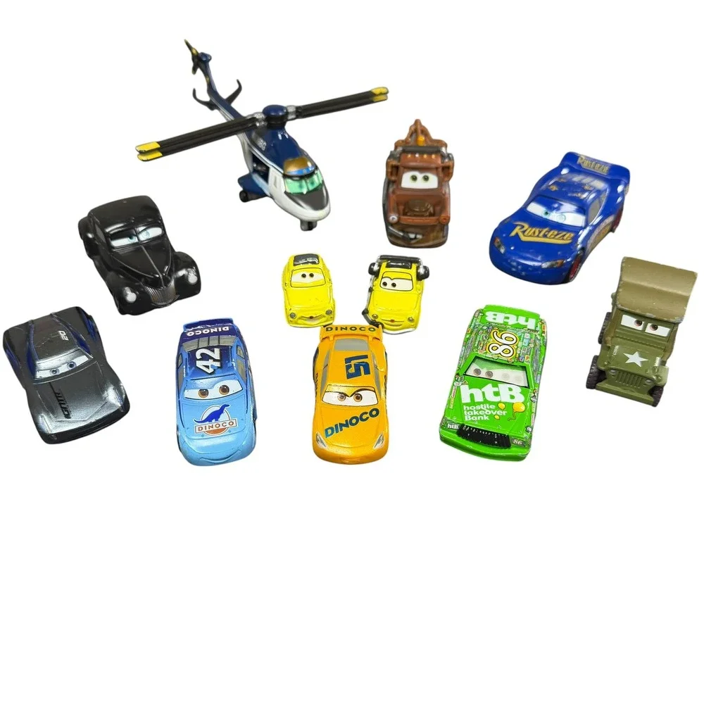 Disney Pixar Cars Lot Mix of Plastic and Diecast Lightning McQueen Mater